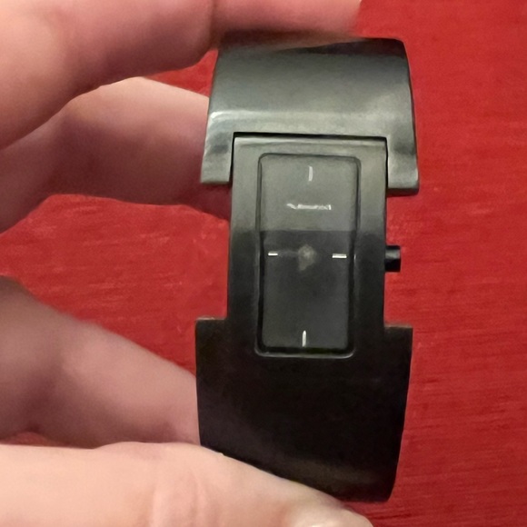 🎈🎈🎈NWOT FANTASTIC BLACK CUFF WATCH - Picture 2 of 6